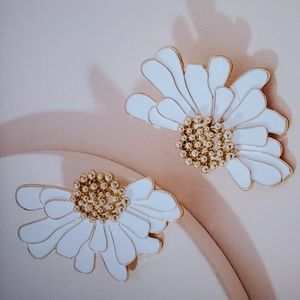 White Metal Flower Stud Earrings